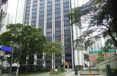 Excelente conjunto comercial no 10 andar , cidade monções, com 375 m², 8 vagas, 6 salas, ótima localização, próximo à metrô. (ref. 9.483)