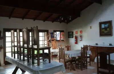 Linda casa térrea com 1200 m² de terreno e 450 m² de construção 3 dorms( 1 suíte), piscina,10 vagas bairro conj. res. mazzeo. ref: 10. 8067