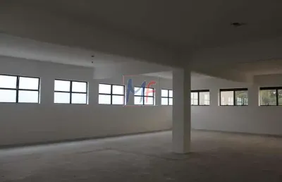 Excelente prédio para locação na lapa,  com varios galpões internos que podem ser locados separadamente portaria 24 hrs. ref: 13.730 -