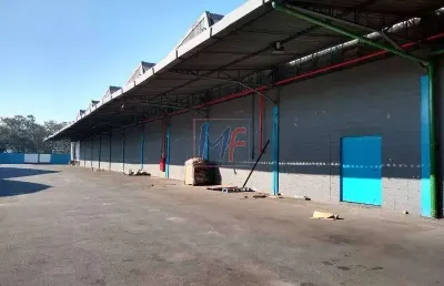 Ótimo galpão em cumbica, com 6.000 m², pé direito 9 m, 12 docas , com pátio para caminhões e carretas, muito bem localizado. ref. 10.345