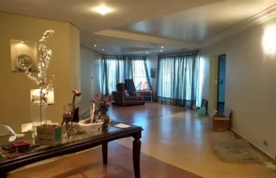 Ref: 15.483 excelente terreno de 550m² e 700 m² construído composto de duas casas com entradas independentes. sendo 7 suítes e 8 vagas.
