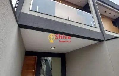 Sobrado novo, com quintal, à venda na vila buenos aires