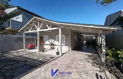 Casa com 4 quartos à venda na Avenida Guaratuba, 33, Shangri-lá, Pontal do Paraná