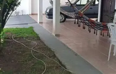 Casa com três quartos, piscina,   cond. jardim petrópolis ii, santa amélia