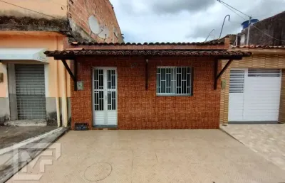 Casa com três quartos, próximo ao terminal do vergel do lago, maceió