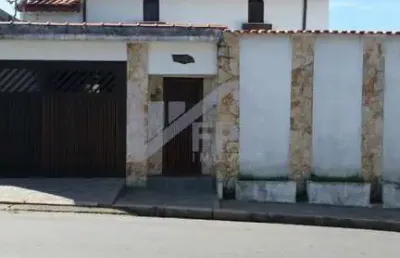 Casa alto padrão para venda em itanhaém, centro, 5 dormitórios, 1 suíte, 4 banheiros, 3 vagas