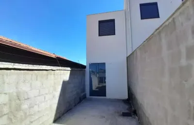 Casa independente com 2 suítes e 2 vagas no bairro canaã - ca3542