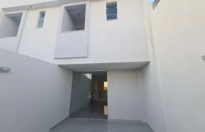 Casa independente de 2 qtos em ótima localização no bairro rio branco - ca3548