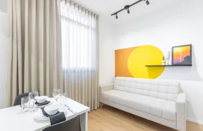 Apartamento mobiliado, 1 quarto, no centro de curitiba, para até 3 pessoas, 26m²