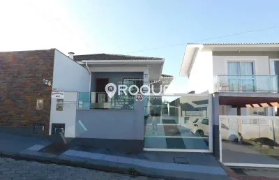 Casa com 2 quartos para alugar na Rua Jose Leopoldo Junkes, 126, Bela Vista, Palhoça