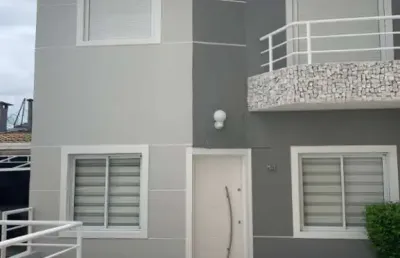 Excelente sobrado em condomínio fechado para locação no jardim santa inês, local privilegiada, 2 dormitórios (1 suíte), 2 vagas e lazer.