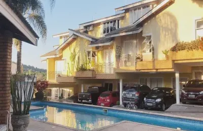 Casa em condomínio fechado para venda no horto floresta, excelente localização, ao lado do parque horto floresta. 3 dormitórios (2 suítes) e 3 vagas