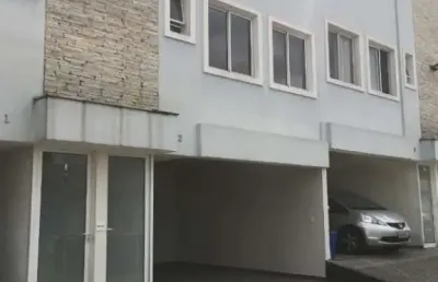 Casa em condomínio fechado, vila santos, excelente localização, próximo ao parque horto florestal, 3 dormitórios (1 suíte) e 3 vagas