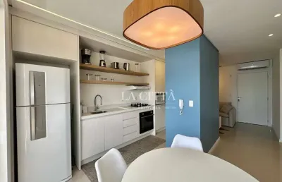 Apartamento mobiliado com 1 suíte + 1 dormitório no bairro morretes em itapema/sc