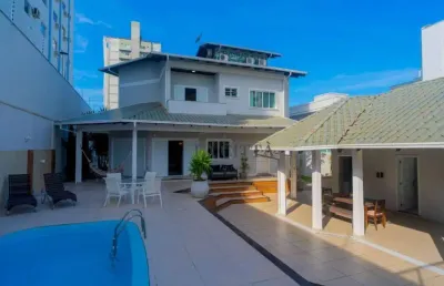 Casa com 4 dormitórios à venda, 381 m² por r$ 4.200.000,00 - vila operária - itajaí/sc
