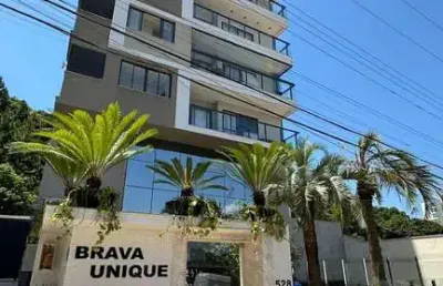 Cobertura triplex para locação mobiliada com 03 suítes 03 vagas de garagem na praia brava