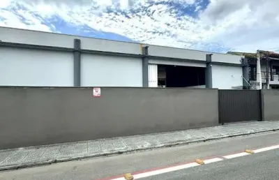 Galpão comercial com 1100m² na rua odílio garcia em cordeiros