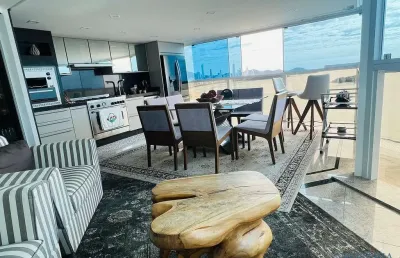 Belíssimo apartamento mobiliado com 04 suítes 06 banheiros 04 vagas de garagem e área de lazer frente mar em bc