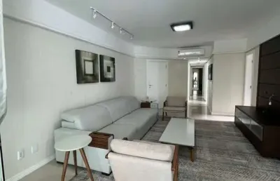 Belíssimo apartamento para locação mobiliado na av. brasil com 03 suítes 02 vagas de garagem e vista mar