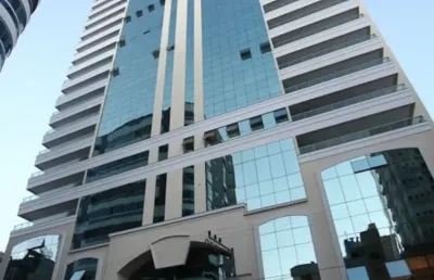 Apartamento com 4 quartos à venda na Rua 246, Meia Praia, Itapema