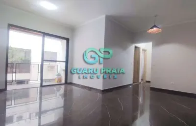 3 quartos, sala para 2 ambientes com sacada, reformado, piso em porcelanato, cozinha com armários, banheiro social e de serviço, área de serviço.