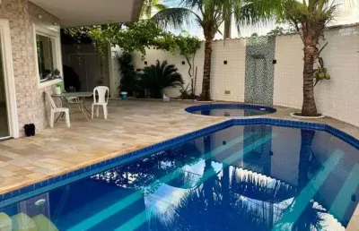 Casa com 4 quartos para alugar na Enseada, Guarujá 