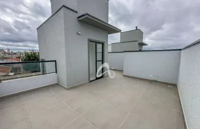 Triplex novo em condomínio à venda, com 03 quartos sendo 1 suíte, terraço com churrasqueira no bairro novo mundo, curitiba/pr.