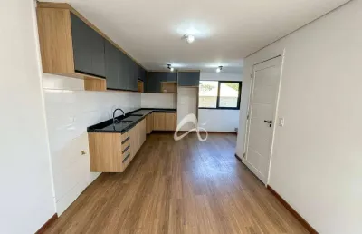 Sobrado semimobiliado à venda, 3 quartos (1 suíte), em uma excelente localização - centro cívico - curitiba/pr.