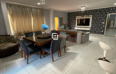 Casa com 4 dormitórios à venda, 447 m² por r$ 950.000