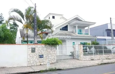 Casa com 3 quartos à venda no Iririú, Joinville 