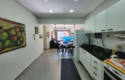 Apartamento com 2 quartos - praia do tombo, guarujá.