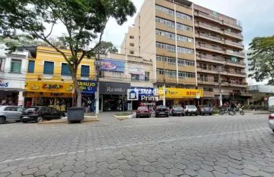 Sobrado com localização privilegiada com 3 dormitórios à venda, 285 m² por r$ 3.000.000 - centro - nova friburgo/rj
