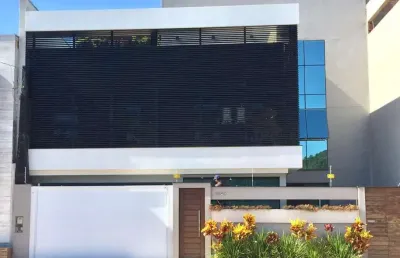 Casa para venda em balneário camboriú, centro, 3 dormitórios, 3 suítes, 2 banheiros, 1 vaga
