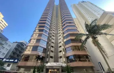 Apartamento na quadra do mar em balneário camboriú.