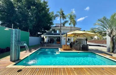 Casa com 6 quartos à venda no América, Joinville 