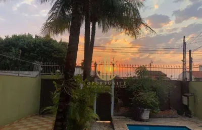 Casa com 4 dormitórios - 2 suítes - piscina - área gourmet no jardim califórnia