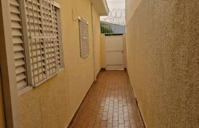 Casa com 3 quartos à venda na Rua Constituição, Vila Tibério, Ribeirão Preto