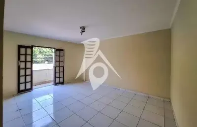 Casa com 3 quartos para alugar na Rua Ouvidor Portugal, 296, Vila Monumento, São Paulo
