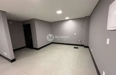 Ótima sala comercial avenida dos estados, praia dos amores, balneário camboriú - sc