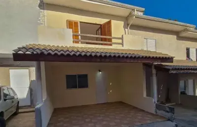 Casa à venda em pinhalzinho, condominio vilagio dos pinhais, com 2 quartos