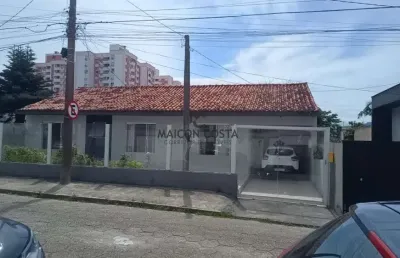 Casa com 3 quartos à venda no Barreiros, São José 