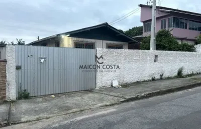 Casa com 2 quartos à venda em Fundos, Biguaçu 