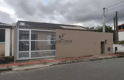 Casa com 3 quartos à venda no Areias, São José 