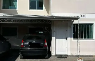 Casa com 2 quartos à venda no Forquilhas, São José 