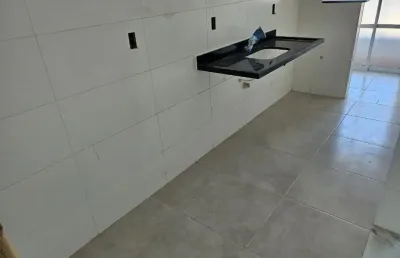 Apto novo 2 dorms, suite, sacada gourmet, prédio frente para o mar, balneário florida