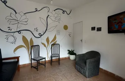 Vila caiçara, linda kitchinete, garagem, 150 mts do mar