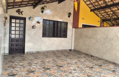 Vila caiçara, ótima casa 2 dorms, suite, 2 banheiros, próximo ao mar