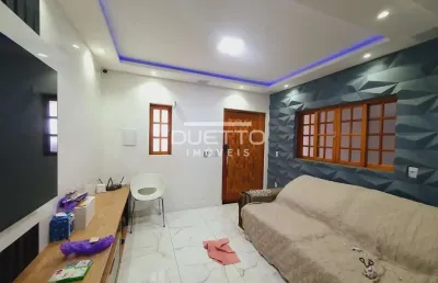 Sobrado com 03 dormitórios, sendo 01 suíte master e área de lazer com piscina, no jardim aeroporto