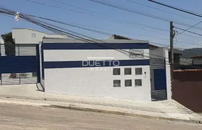 Sobrado em villagio contendo 02 dormitórios, à venda na vila são paulo, mogi das cruzes - sp