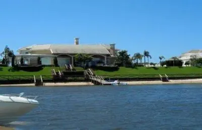 Terrenos a venda no condomínio fechado velas da marina, em capão da canoars